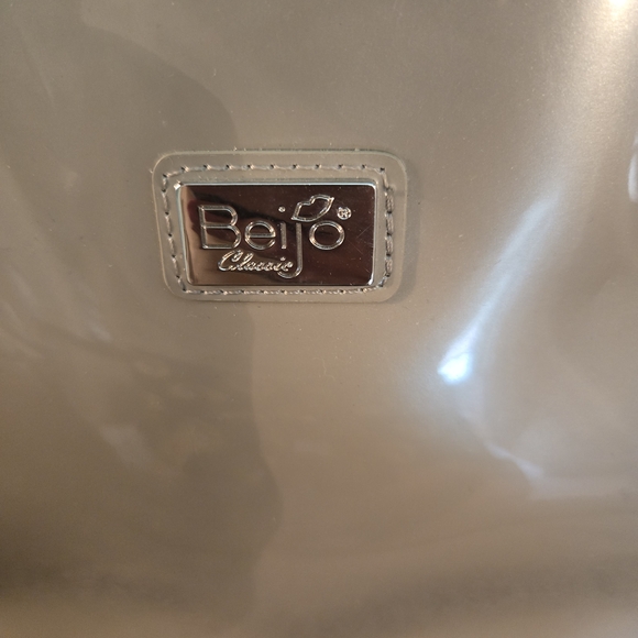 Beijo Glossy Metallic Tote Bag - Picture 2 of 8